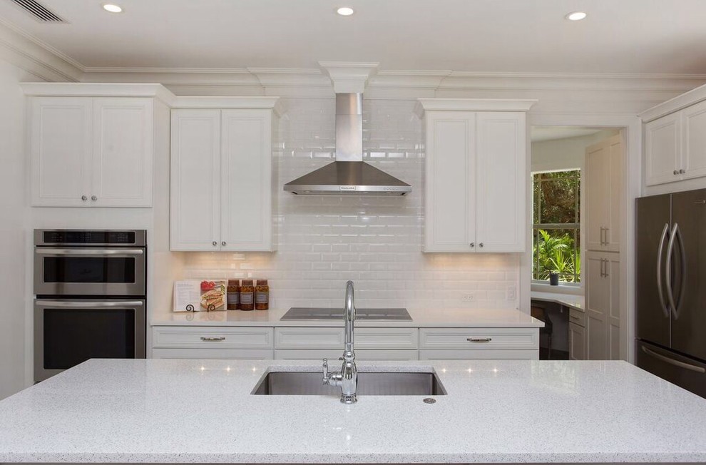 Hibiscus Model in Granada Park Sarasota, view 6